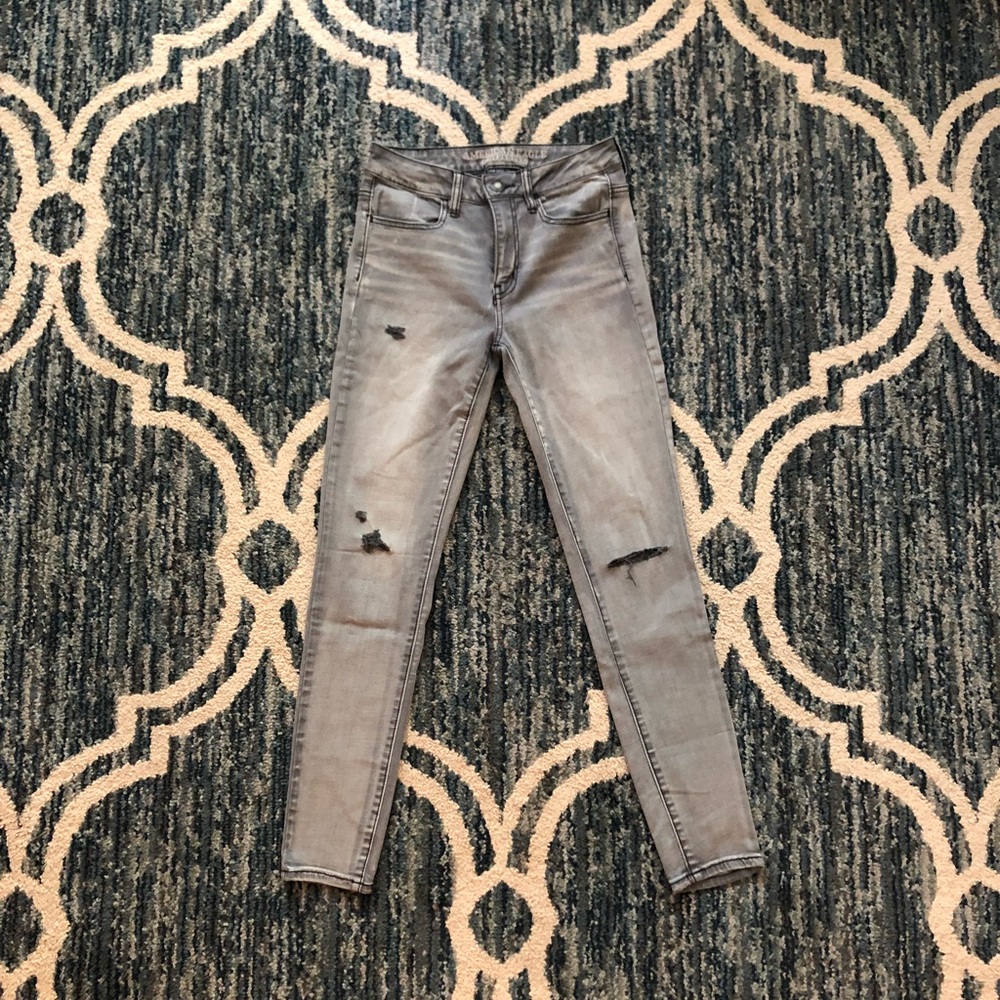 *SOLD* American Eagle High Waisted Jeans